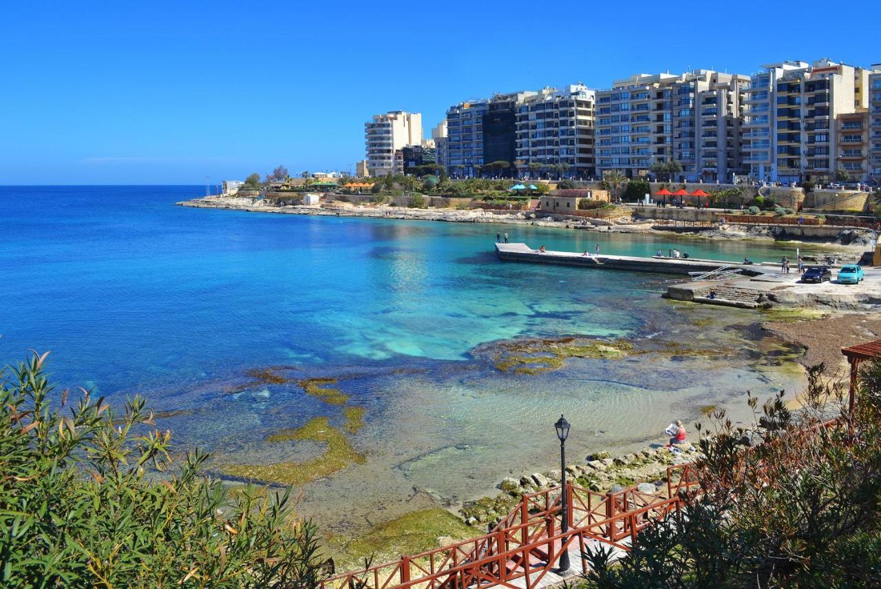 Appartamento Picturesque Sliema Pad Steps From The Seafront Esterno foto