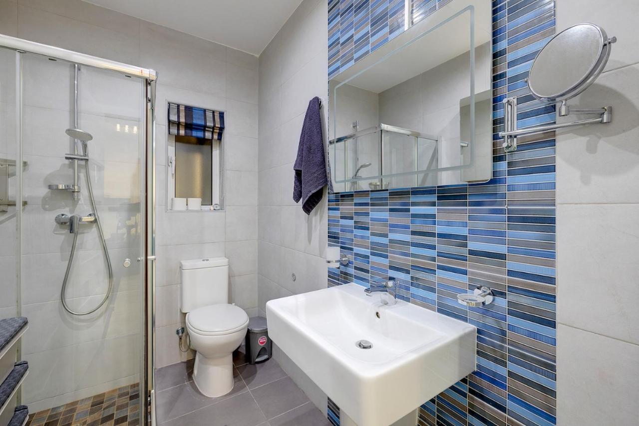 Appartamento Picturesque Sliema Pad Steps From The Seafront Esterno foto