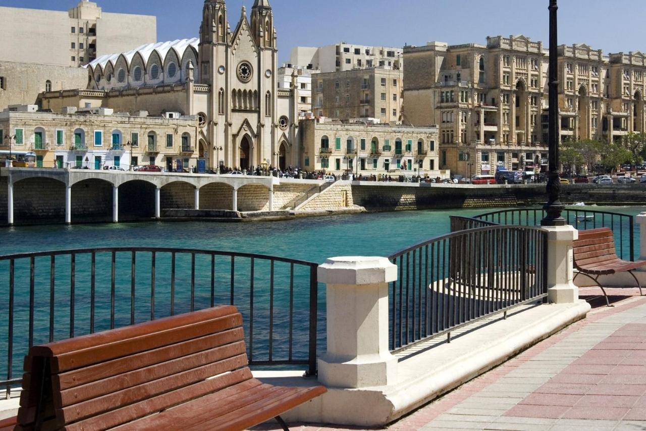 Appartamento Picturesque Sliema Pad Steps From The Seafront Esterno foto