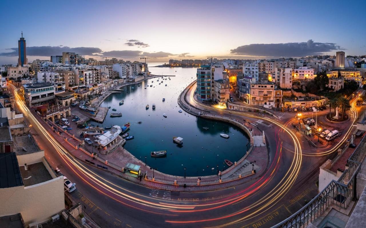 Appartamento Picturesque Sliema Pad Steps From The Seafront Esterno foto