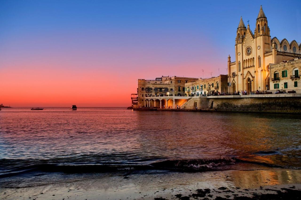Appartamento Picturesque Sliema Pad Steps From The Seafront Esterno foto